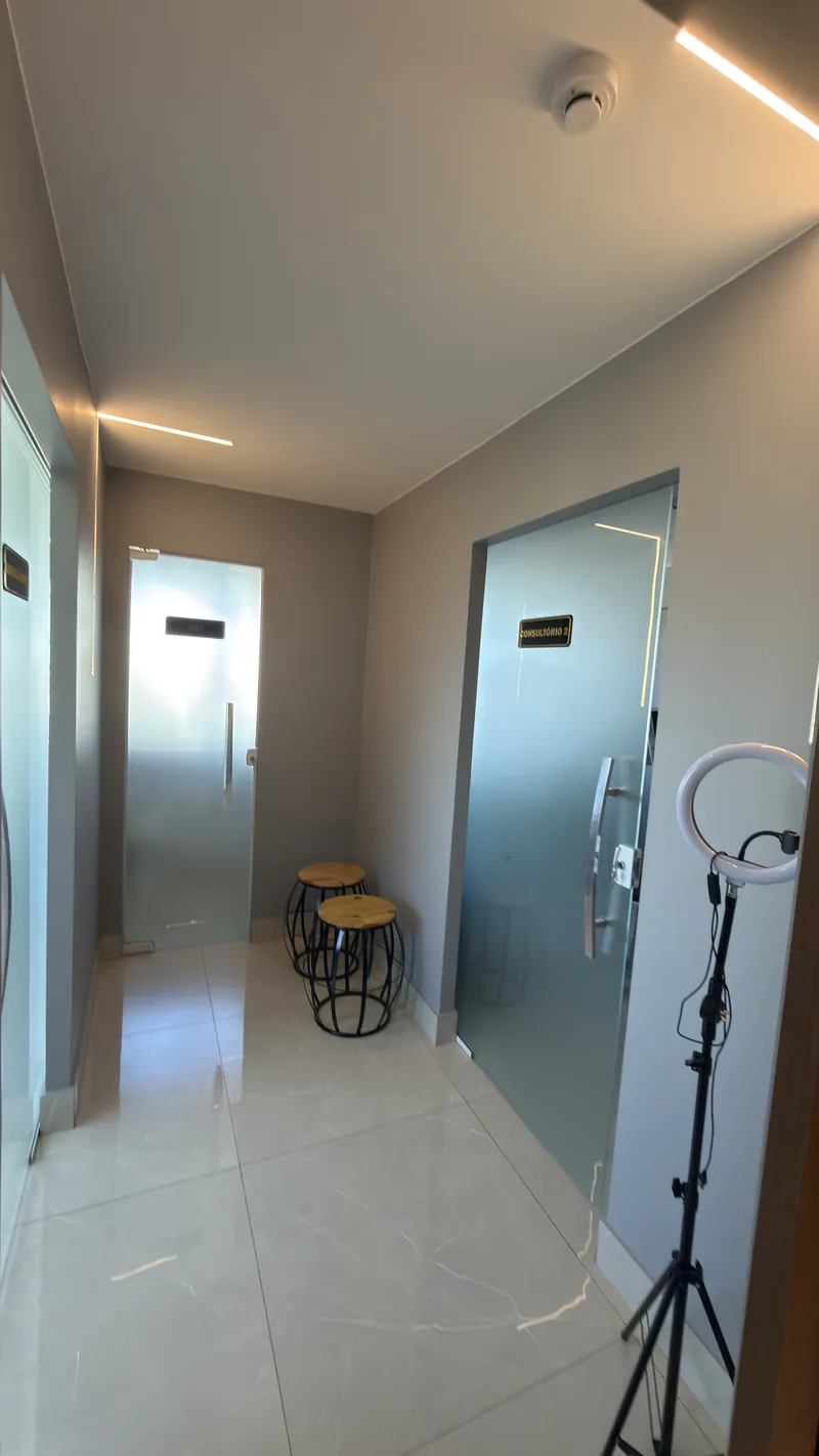 Corredor interno da clínica